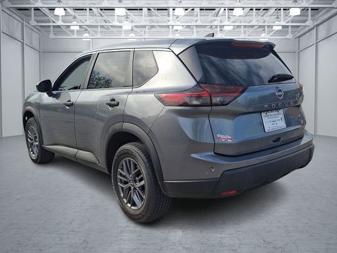 Used 2024 Nissan Rogue S AWD/4WD image 3