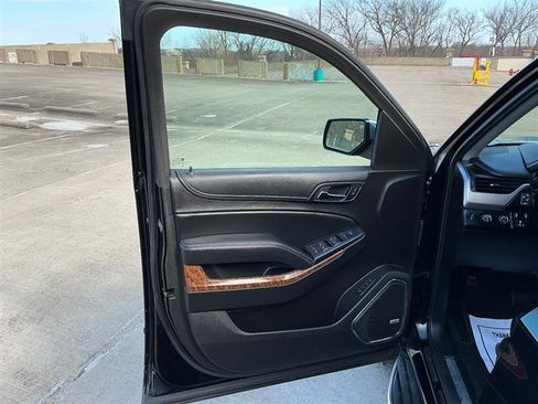 Used 2015 Chevrolet Suburban LTZ image 25