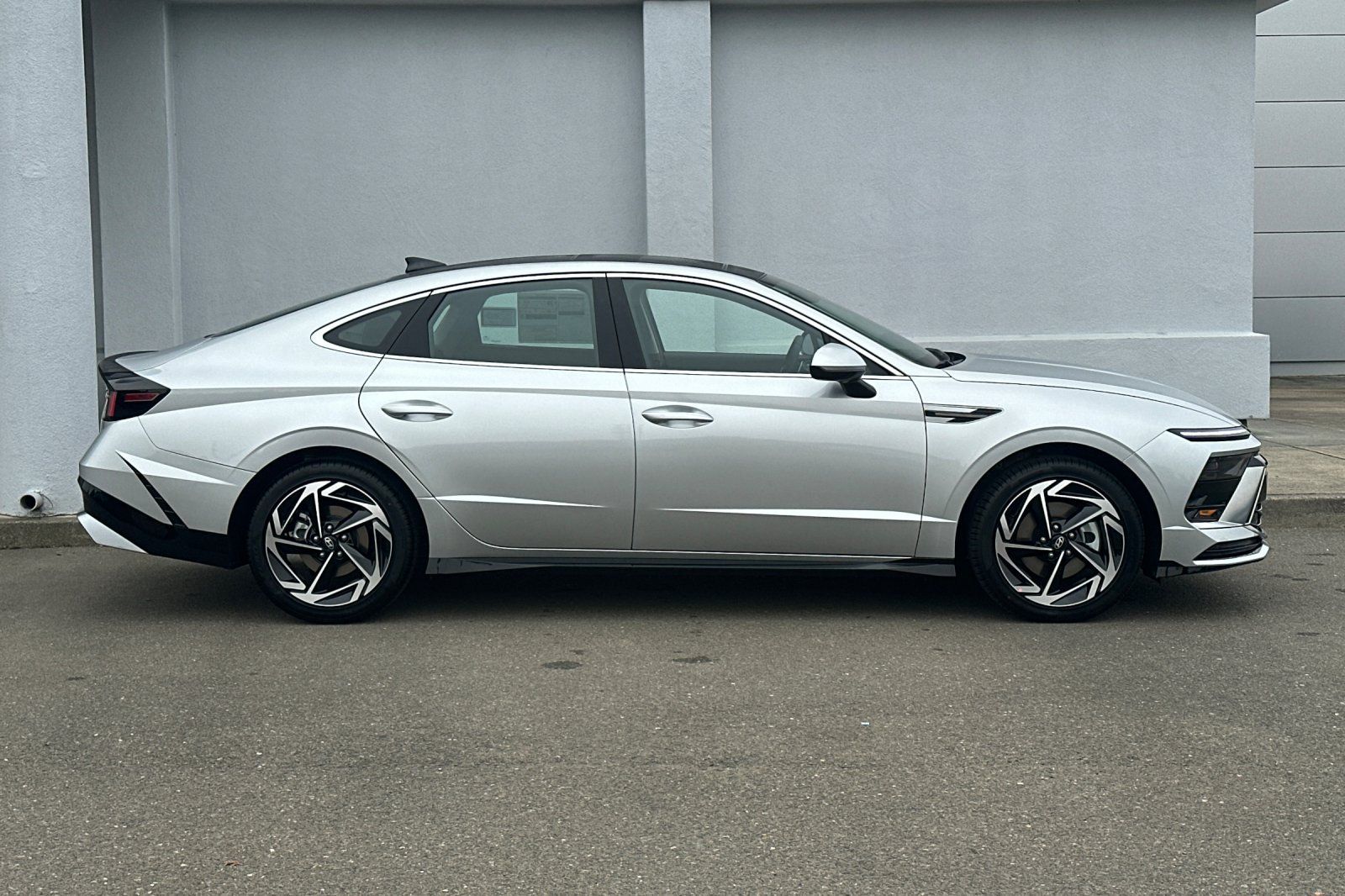 Certified 2025 Hyundai Sonata SEL FWD image 3