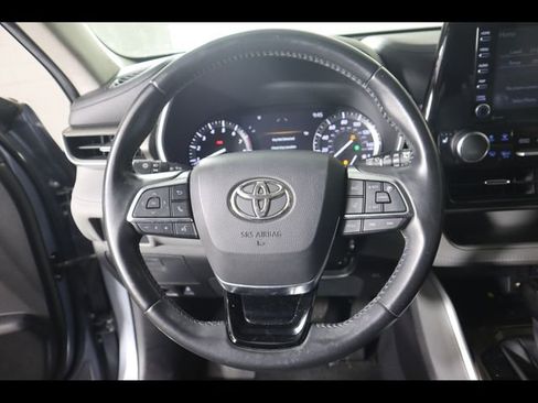 Used 2021 Toyota Highlander XLE image 20