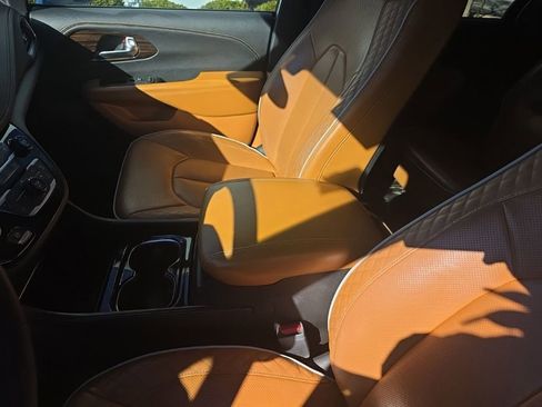 Used 2022 Chrysler Pacifica Pinnacle image 25