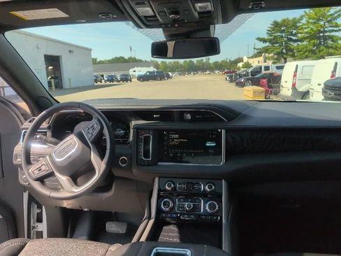Used 2024 GMC Yukon Denali image 62