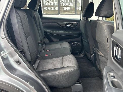 Used 2017 Nissan Rogue S image 25
