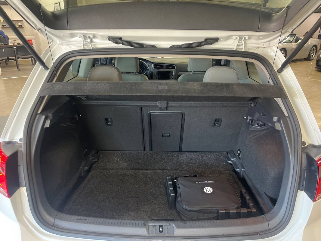 Used 2015 Volkswagen Golf S FWD image 51