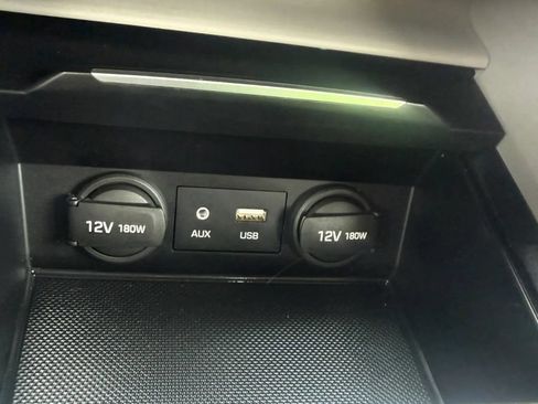 Used 2017 Hyundai Elantra Limited w/ Limited Ultimate Package 05 FWD image 32