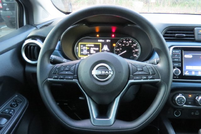 Used 2025 Nissan Versa SV w/ Trunk Package FWD image 16