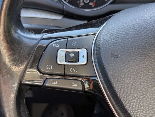 Used 2018 Volkswagen Passat 2.0T R-Line FWD image 24