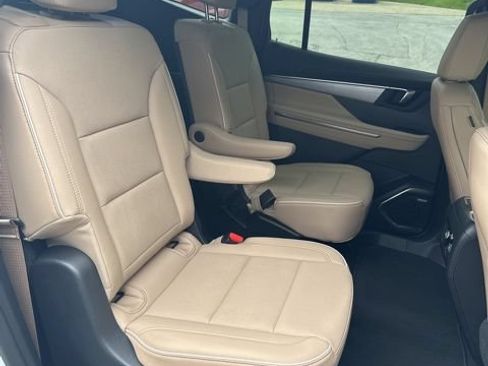 Used 2026 Buick Enclave Preferred AWD/4WD image 46