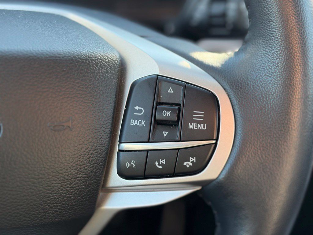 Used 2023 Ford Explorer XLT w/ Equipment Group 202A AWD/4WD image 27