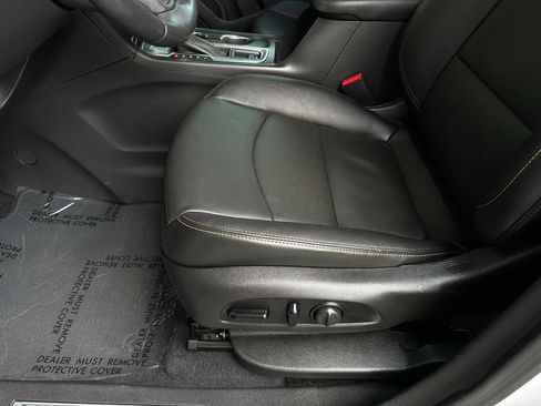 Used 2020 Chevrolet Equinox Premier FWD image 13