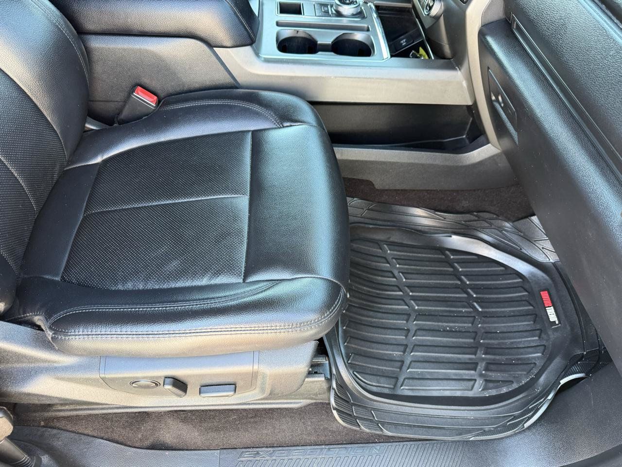 Used 2020 Ford Expedition XLT w/ Equipment Group 201A RWD image 22
