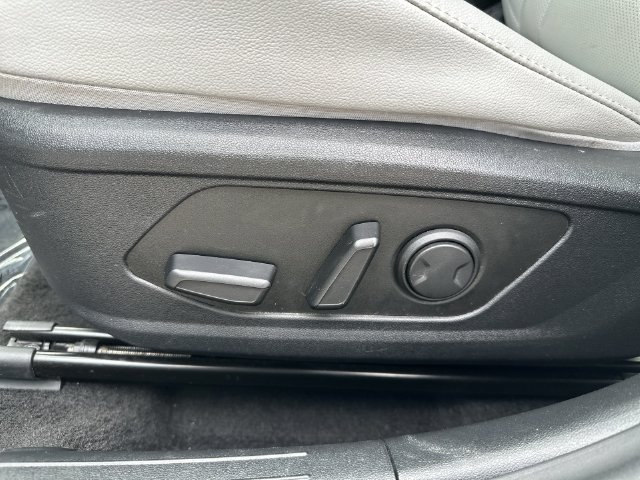 Used 2024 Hyundai Elantra Limited FWD image 23