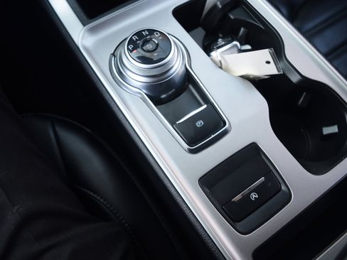 Used 2023 Ford Edge SEL image 11