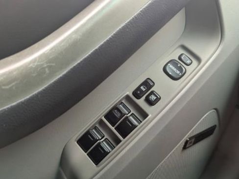 Used 2004 Toyota 4Runner Limited image 30