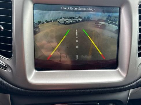 Used 2018 Jeep Compass Latitude w/ Popular Equipment Group AWD/4WD image 23