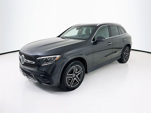 Certified 2025 Mercedes-Benz GLC 300 GLC 300 image 3