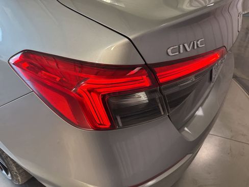Used 2023 Honda Civic Sport image 10
