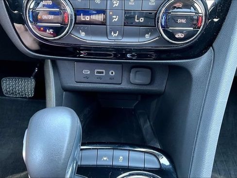Used 2023 Buick Encore GX Select FWD image 14