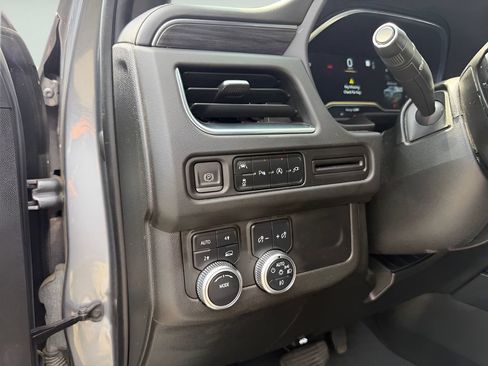 Used 2022 GMC Yukon XL SLT AWD/4WD image 41