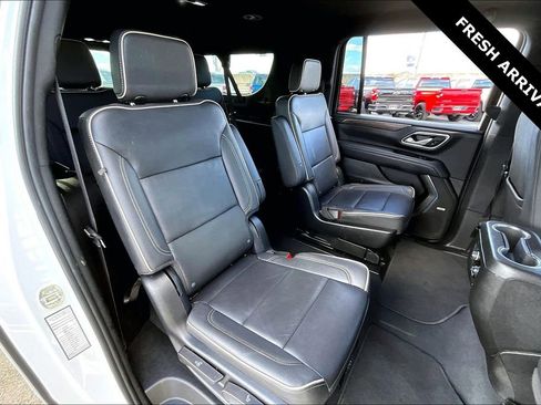 Used 2023 Chevrolet Suburban Premier image 24