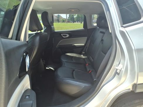 Used 2022 Jeep Compass Limited AWD/4WD image 25