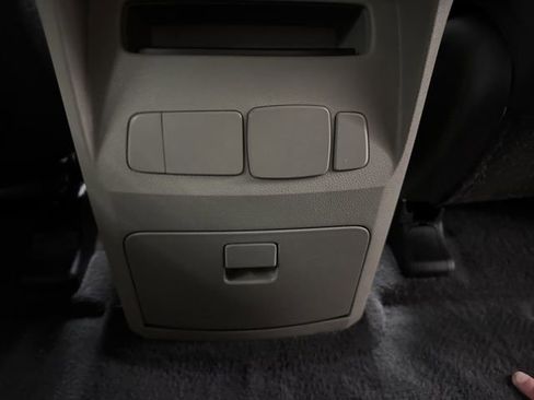 Used 2018 Kia Sedona LX w/ LX Essentials Premium Package image 18