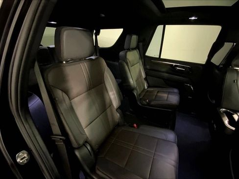 Used 2025 Chevrolet Tahoe High Country image 23