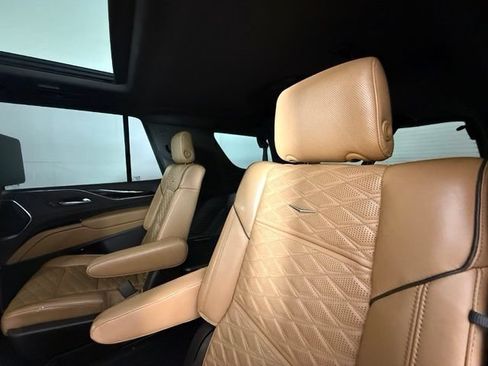 Used 2021 Cadillac Escalade Sport w/ Driver Assist Tech Package AWD/4WD image 26