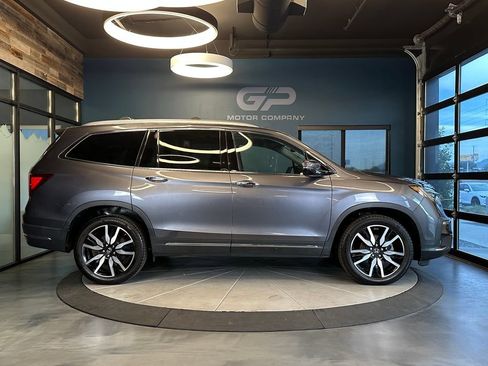 Used 2021 Honda Pilot Touring image 2