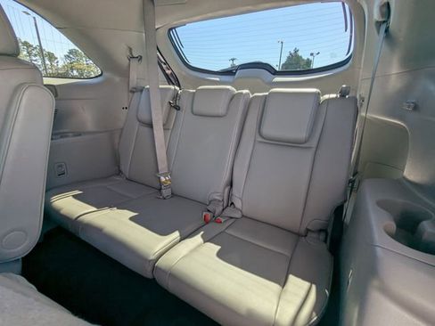 Used 2017 Toyota Highlander XLE image 14