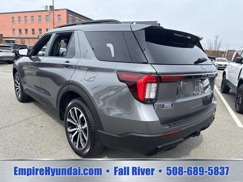 Used 2025 Ford Explorer ST-Line AWD/4WD image 10