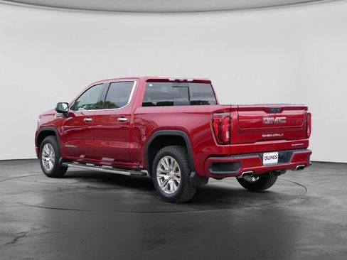 Used 2022 GMC Sierra 1500 Denali w/ Technology Package AWD/4WD image 8