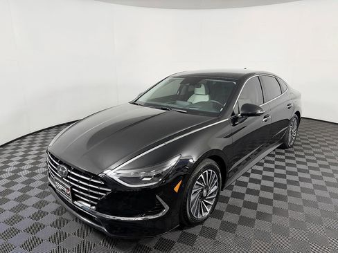 Used 2022 Hyundai Sonata Limited FWD image 2