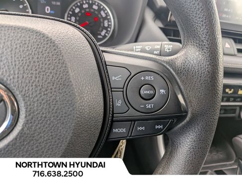 Used 2021 Toyota RAV4 LE image 24