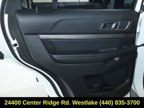 Used 2018 Ford Explorer XLT image 13