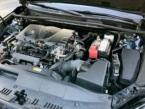 Used 2020 Toyota Camry SE image 31