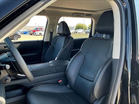 Certified 2025 INFINITI QX80 Luxe image 32