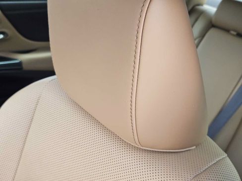 Used 2019 Lexus ES 350 w/ Premium Package FWD image 14