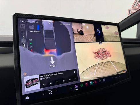 Used 2025 Tesla Cybertruck AWD Crew Cab image 16