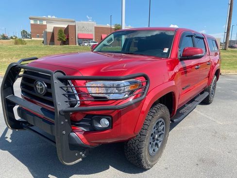 Used 2021 Toyota Tacoma SR5 w/ Technology Package AWD/4WD image 3