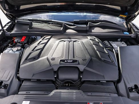 Used 2021 Bentley Bentayga AWD/4WD image 42