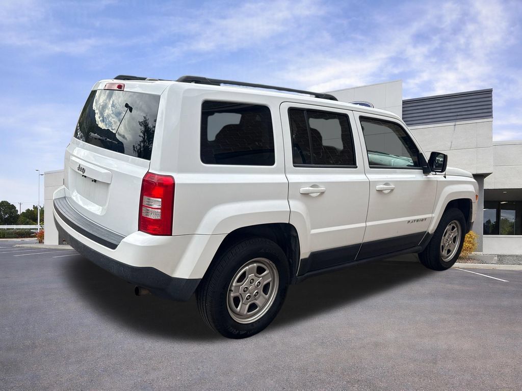 Used 2015 Jeep Patriot Sport w/ Power Value Group FWD image 9