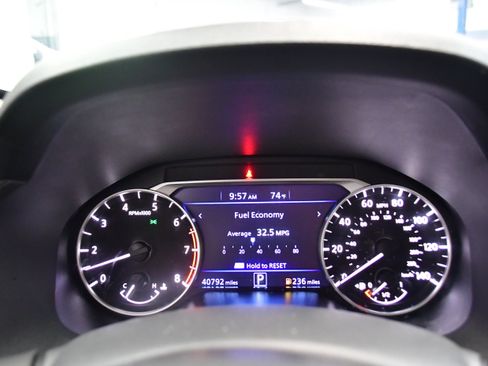 Used 2025 Nissan Altima 2.5 SV FWD image 17