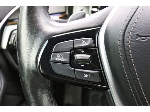 Used 2018 BMW 530i xDrive AWD/4WD image 18