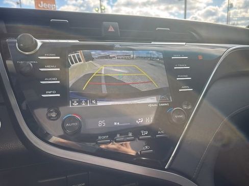 Used 2018 Toyota Camry XSE image 17