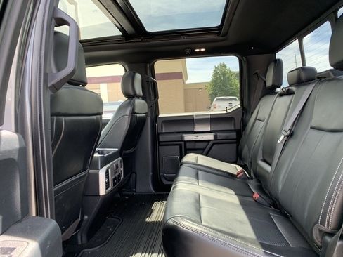 Used 2019 Ford F150 Lariat w/ Equipment Group 502A Luxury AWD/4WD image 15