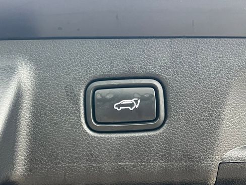 Used 2025 Hyundai Palisade SEL FWD image 16