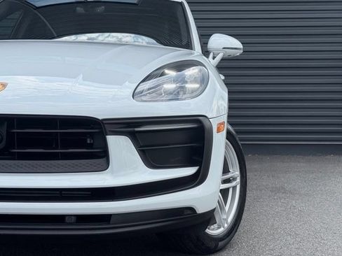 Used 2022 Porsche Macan AWD/4WD image 36