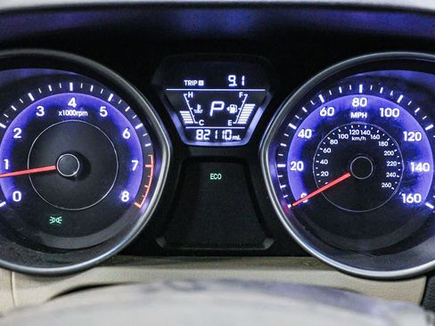 Used 2015 Hyundai Elantra SE FWD image 20