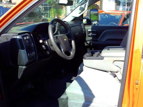 Used 2017 Chevrolet Silverado 1500 W/T w/ Trailering Package AWD/4WD image 6